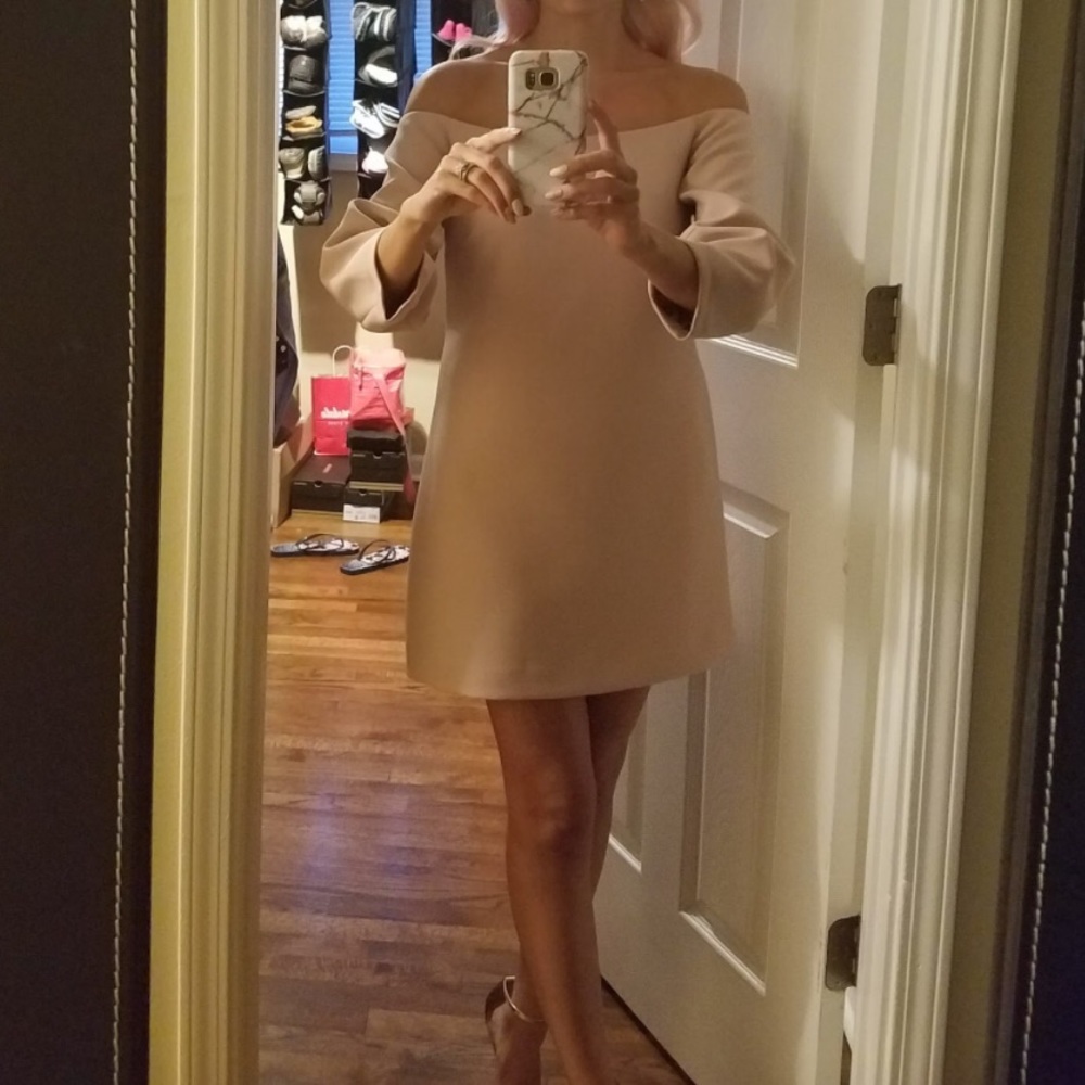 Bcbg Maxazira xs out off shoulders mini dress